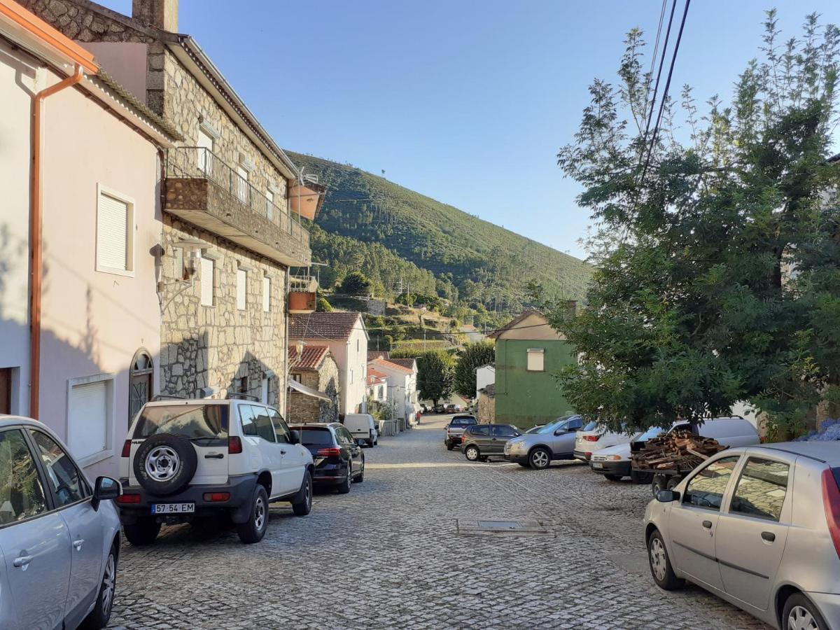 Casa Encantada - Alvoco Da Serra Villa Buitenkant foto